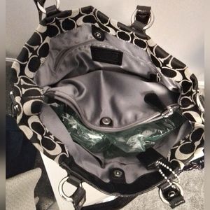 Coach Signature Jacquard Fabric Shoulder bag